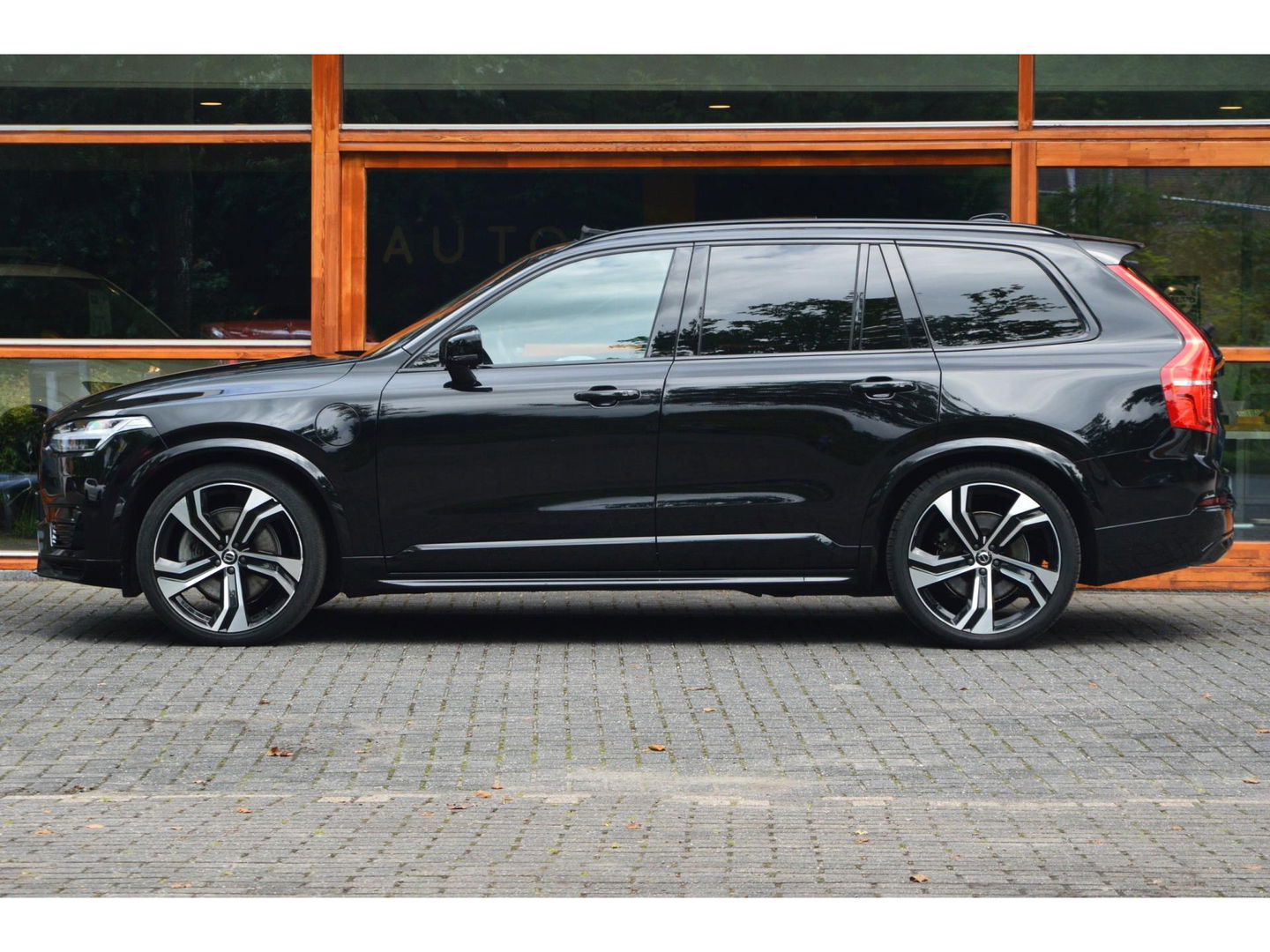 Volvo XC90 T8 Plug-in hybrid AWD Ultra Dark Long Range | Luchtvering | Head-Up | Panorama dak | Trekhaak | 360° Camera |