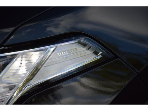 Volvo XC90 T8 Plug-in hybrid AWD Ultra Dark Long Range | Luchtvering | Head-Up | Panorama dak | Trekhaak | 360° Camera |
