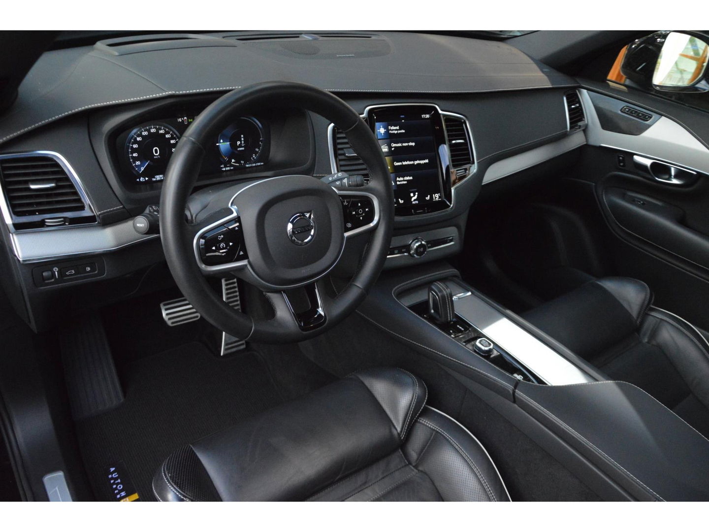 Volvo XC90 T8 Plug-in hybrid AWD Ultra Dark Long Range | Luchtvering | Head-Up | Panorama dak | Trekhaak | 360° Camera |