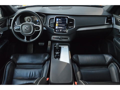 Volvo XC90 T8 Plug-in hybrid AWD Ultra Dark Long Range | Luchtvering | Head-Up | Panorama dak | Trekhaak | 360° Camera |