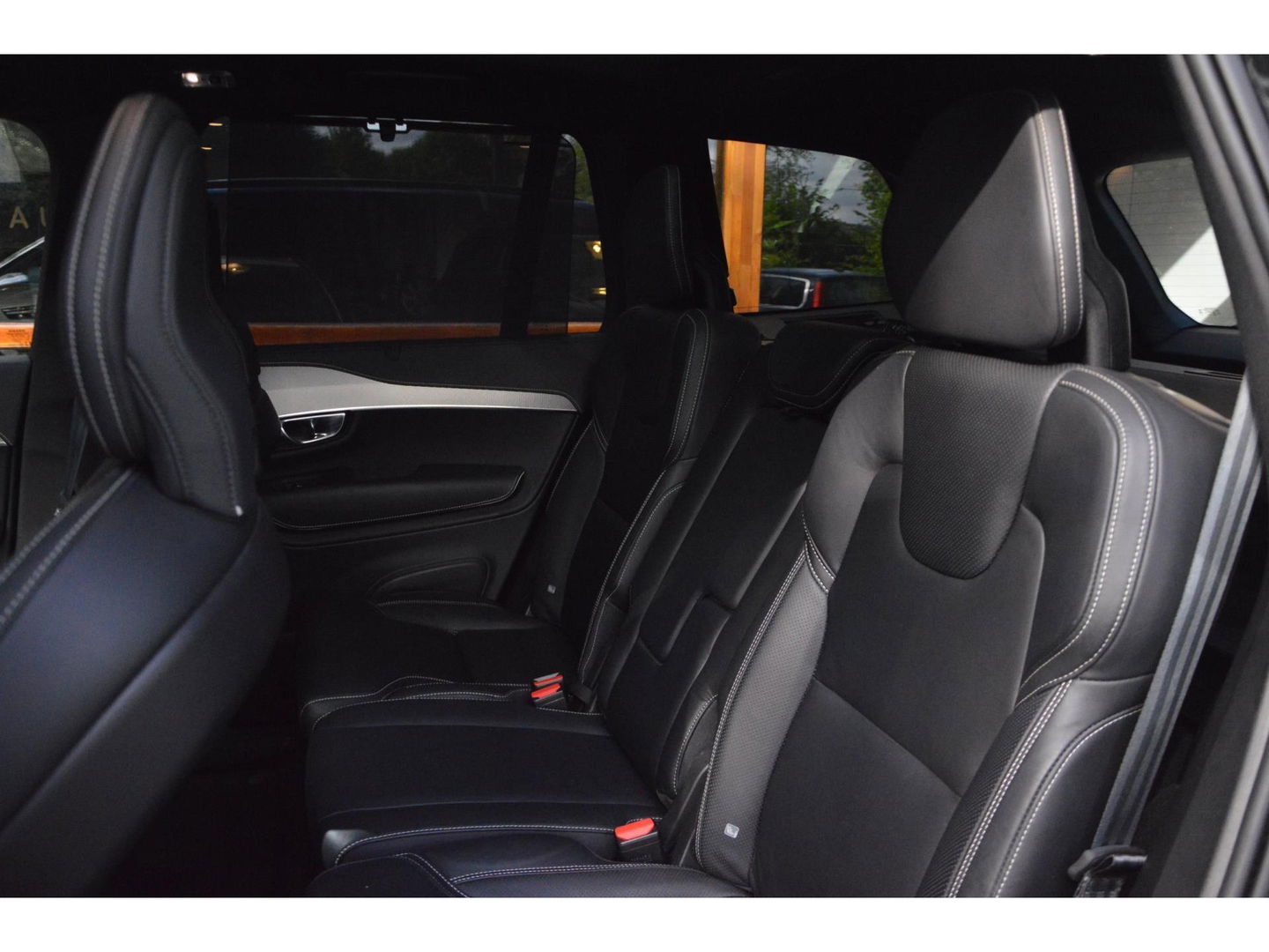 Volvo XC90 T8 Plug-in hybrid AWD Ultra Dark Long Range | Luchtvering | Head-Up | Panorama dak | Trekhaak | 360° Camera |