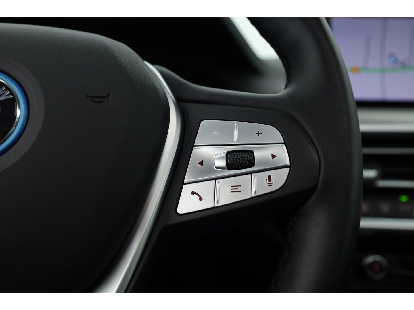 BMW X3 xDrive30e | Pano | HUD | 360cam | Elek. trekhaak | Stoel- Stuurverw. | Keyless | Leder