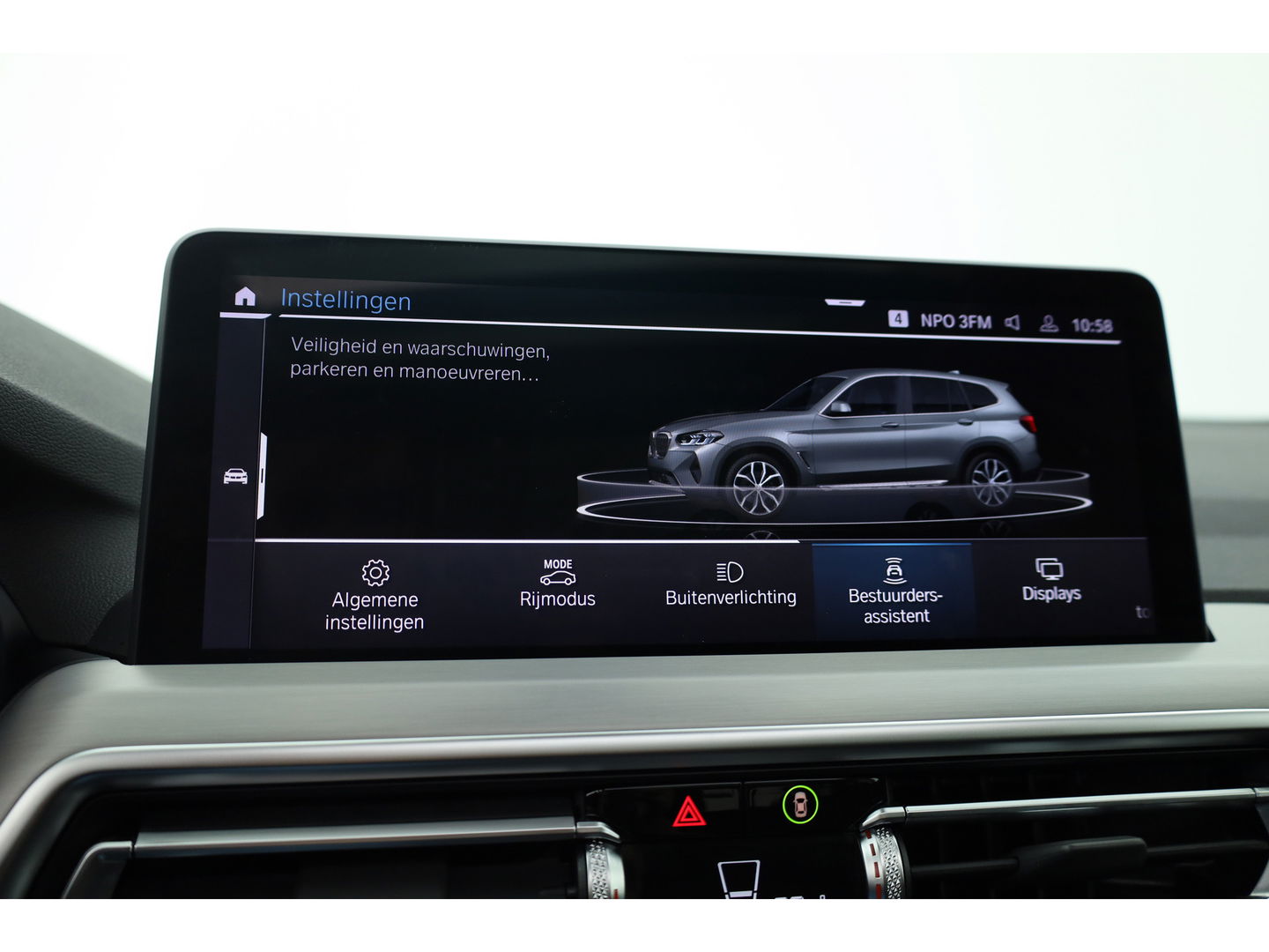 BMW X3 xDrive30e | Pano | HUD | 360cam | Elek. trekhaak | Stoel- Stuurverw. | Keyless | Leder