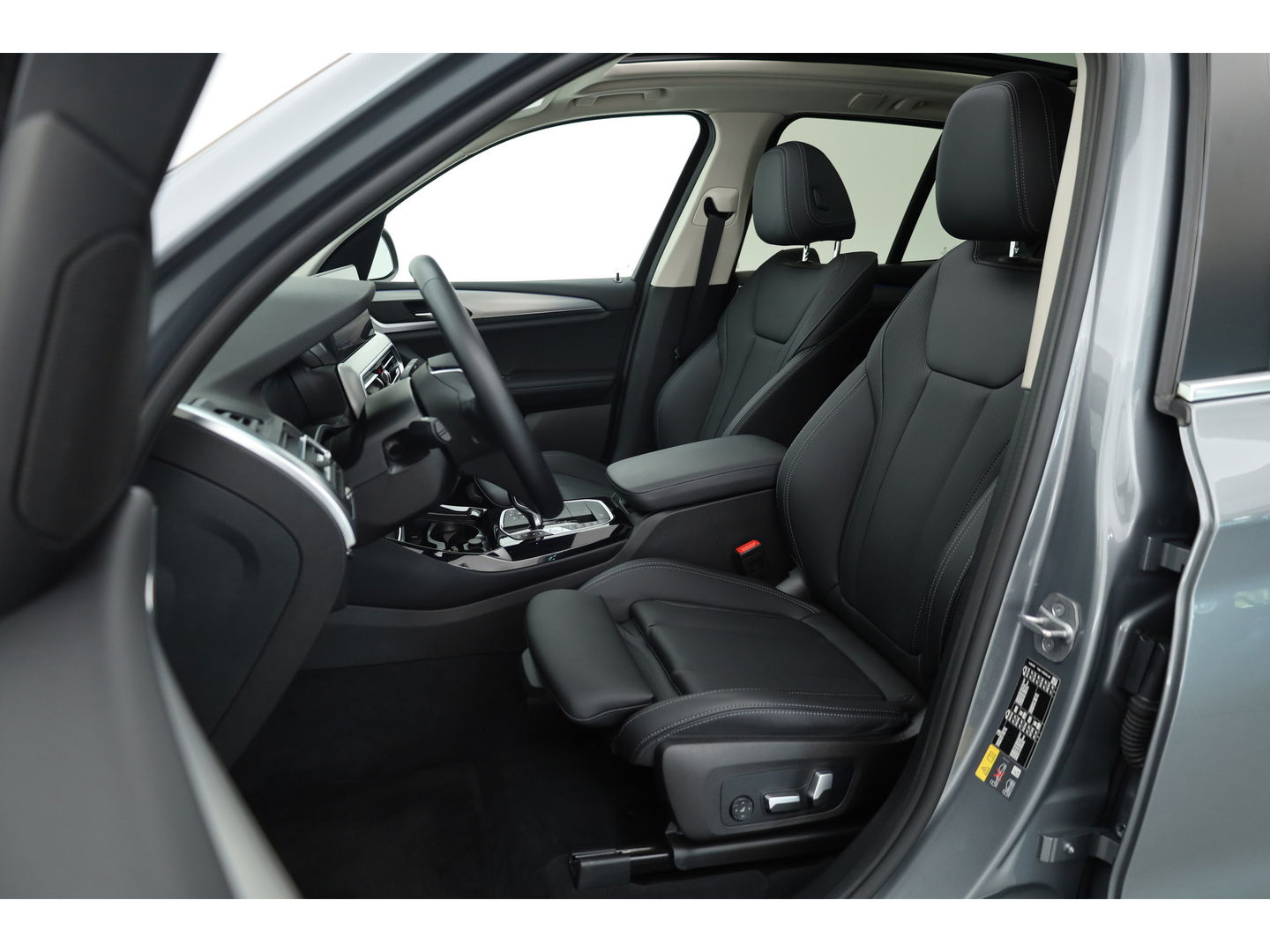 BMW X3 xDrive30e | Pano | HUD | 360cam | Elek. trekhaak | Stoel- Stuurverw. | Keyless | Leder