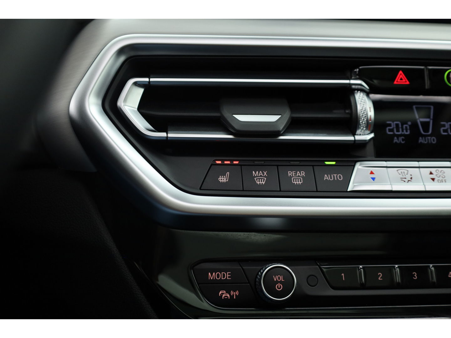 BMW X3 xDrive30e | Pano | HUD | 360cam | Elek. trekhaak | Stoel- Stuurverw. | Keyless | Leder