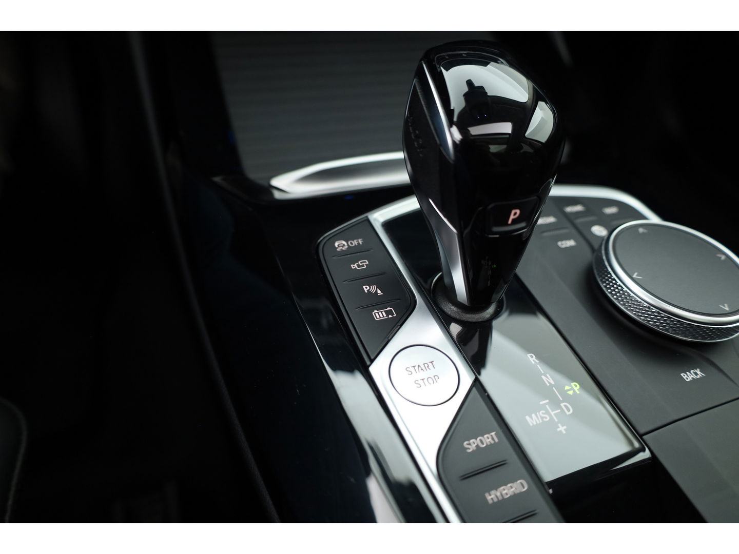 BMW X3 xDrive30e | Pano | HUD | 360cam | Elek. trekhaak | Stoel- Stuurverw. | Keyless | Leder