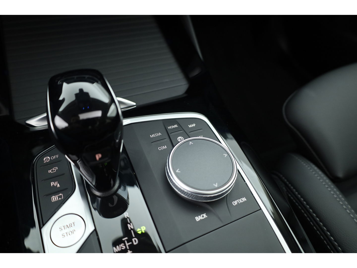 BMW X3 xDrive30e | Pano | HUD | 360cam | Elek. trekhaak | Stoel- Stuurverw. | Keyless | Leder