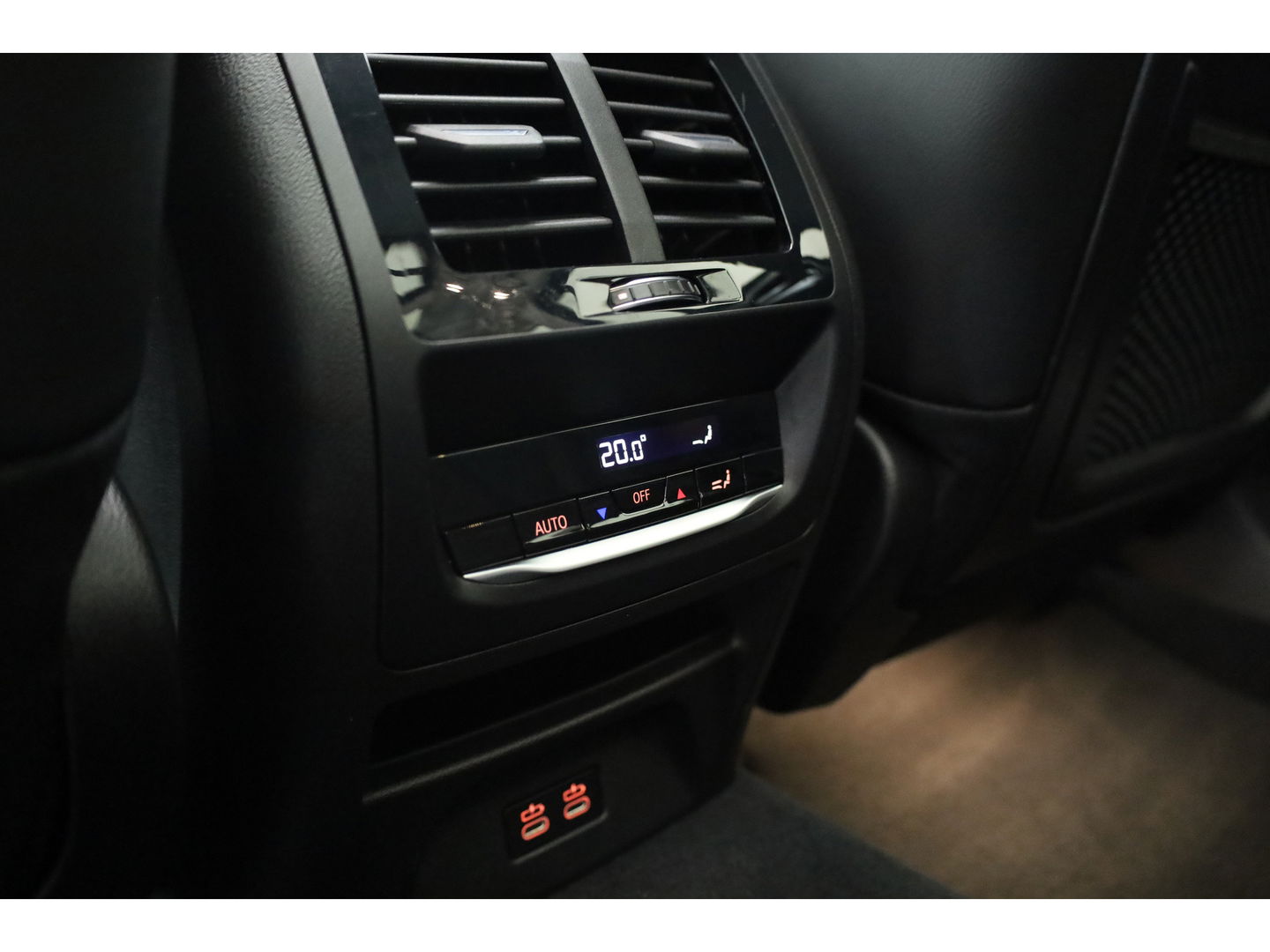 BMW X3 xDrive30e | Pano | HUD | 360cam | Elek. trekhaak | Stoel- Stuurverw. | Keyless | Leder