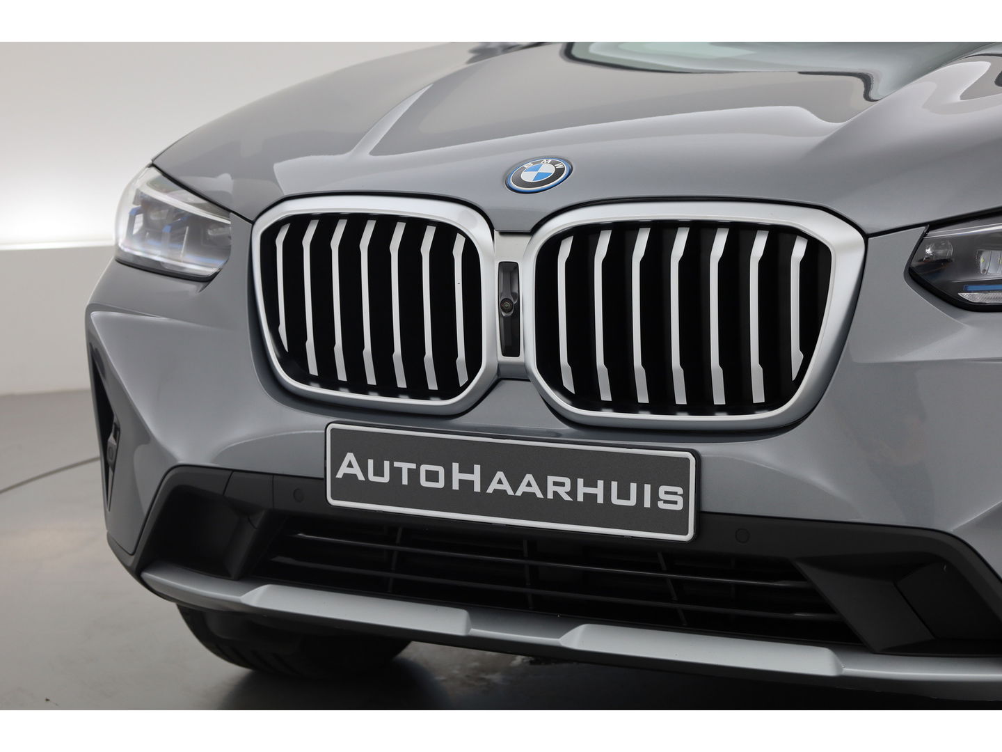 BMW X3 xDrive30e | Pano | HUD | 360cam | Elek. trekhaak | Stoel- Stuurverw. | Keyless | Leder