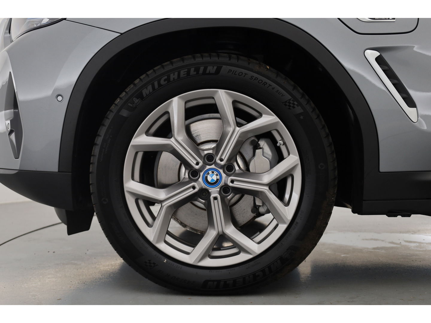 BMW X3 xDrive30e | Pano | HUD | 360cam | Elek. trekhaak | Stoel- Stuurverw. | Keyless | Leder
