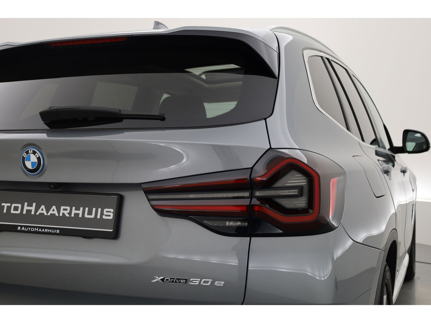 BMW X3 xDrive30e | Pano | HUD | 360cam | Elek. trekhaak | Stoel- Stuurverw. | Keyless | Leder