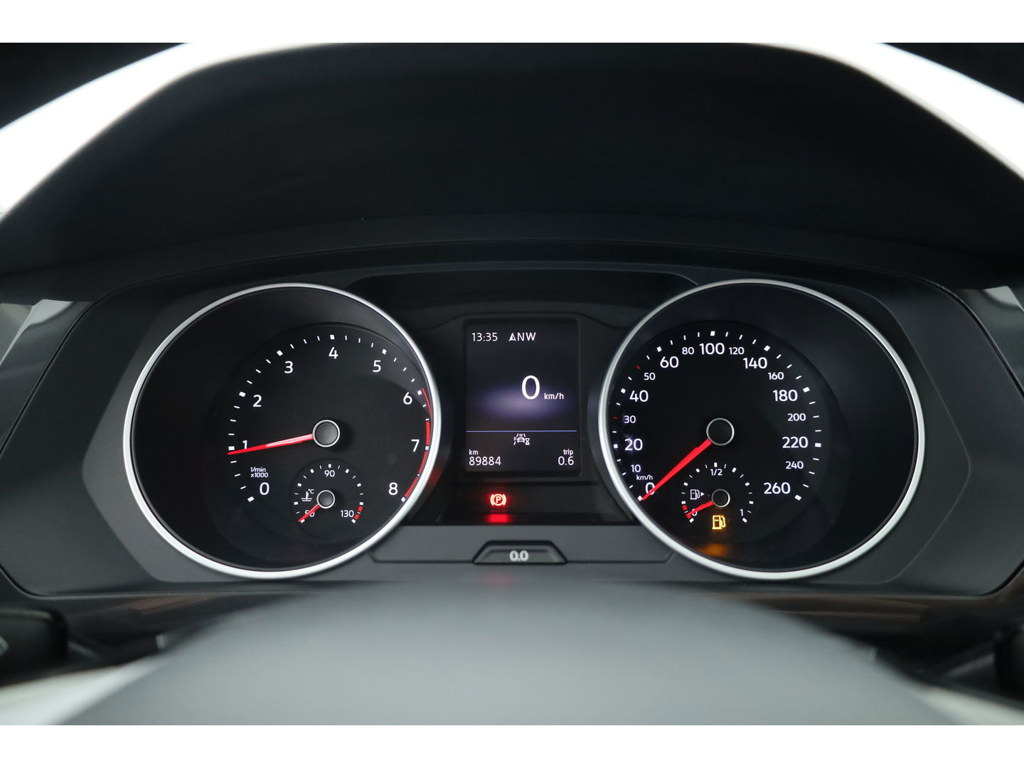 Volkswagen Tiguan 1.5 TSI Life Business | Adapt. Cruise | Camera | Trekhaak | Keyless | 18'' | Navi | Stoelverw.