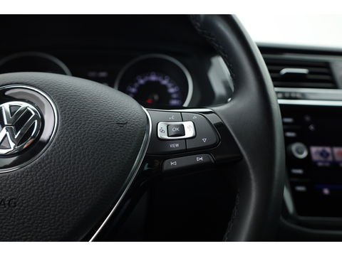 Volkswagen Tiguan 1.5 TSI Life Business | Adapt. Cruise | Camera | Trekhaak | Keyless | 18'' | Navi | Stoelverw.