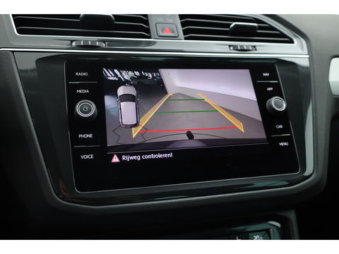 Volkswagen Tiguan 1.5 TSI Life Business | Adapt. Cruise | Camera | Trekhaak | Keyless | 18'' | Navi | Stoelverw.