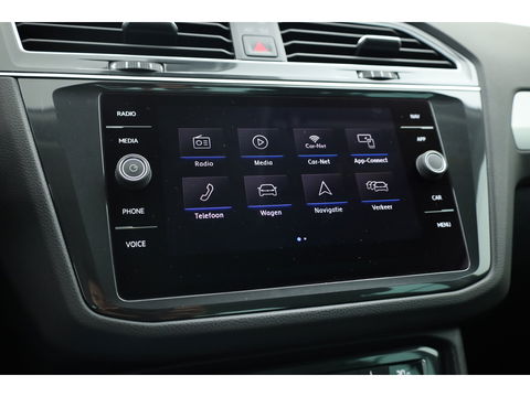Volkswagen Tiguan 1.5 TSI Life Business | Adapt. Cruise | Camera | Trekhaak | Keyless | 18'' | Navi | Stoelverw.