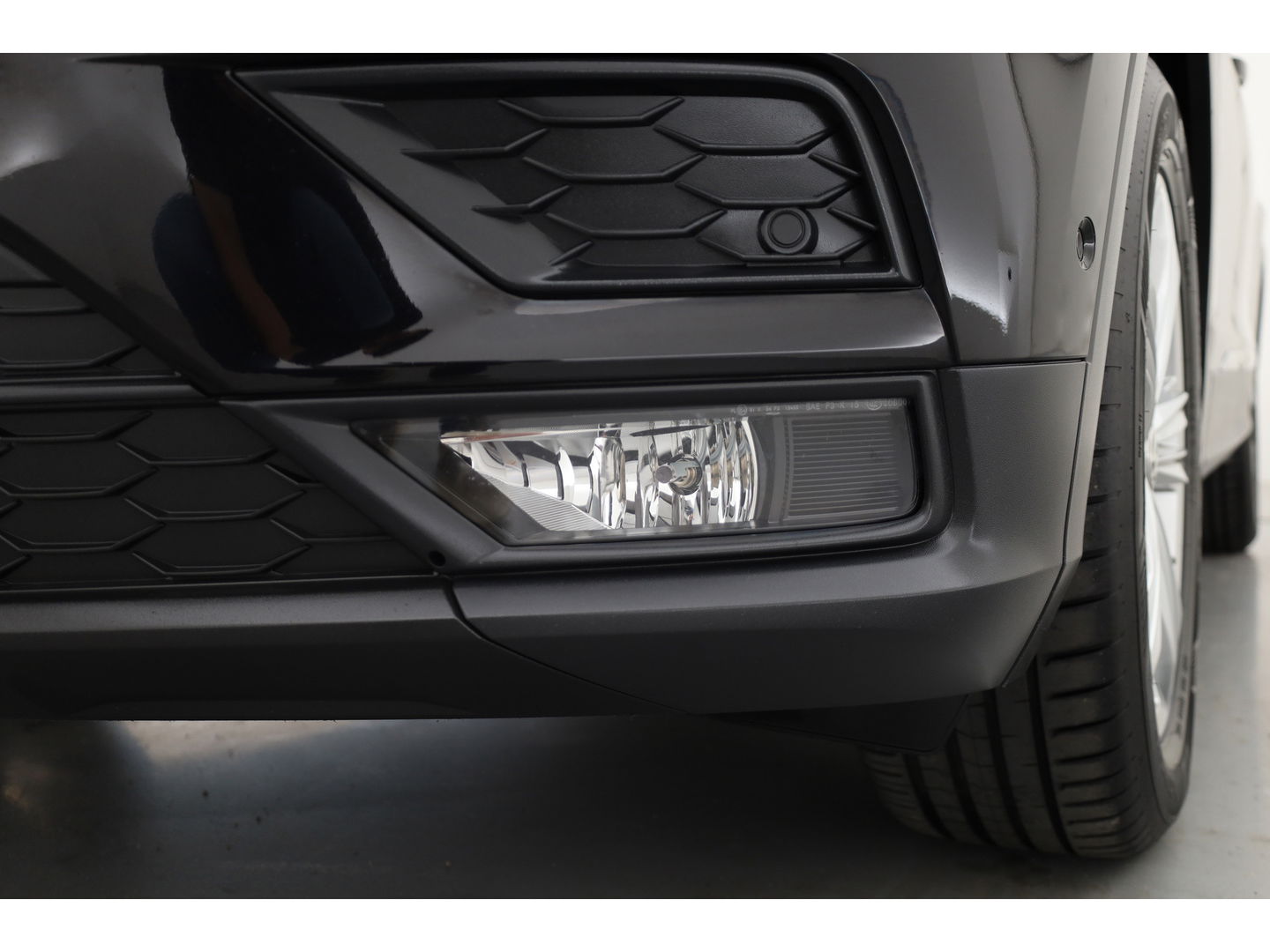 Volkswagen Tiguan 1.5 TSI Life Business | Adapt. Cruise | Camera | Trekhaak | Keyless | 18'' | Navi | Stoelverw.