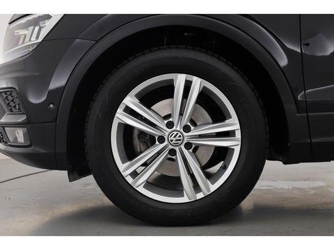 Volkswagen Tiguan 1.5 TSI Life Business | Adapt. Cruise | Camera | Trekhaak | Keyless | 18'' | Navi | Stoelverw.