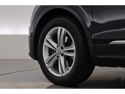 Volkswagen Tiguan 1.5 TSI Life Business | Adapt. Cruise | Camera | Trekhaak | Keyless | 18'' | Navi | Stoelverw.