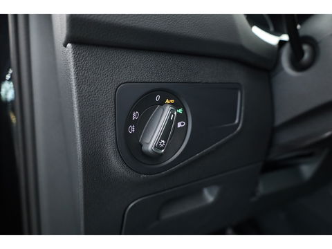 Volkswagen Tiguan 1.5 TSI Life Business | Adapt. Cruise | Camera | Trekhaak | Keyless | 18'' | Navi | Stoelverw.