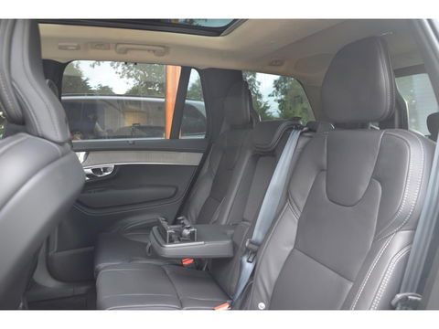 Volvo XC90 T8 AWD Ultra Dark | Luchtvering | Facelift | Bowers & Wilkins | Geventileerde stoelen | 360° Camera | Trekhaak |