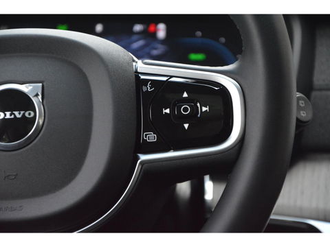 Volvo XC90 T8 AWD Ultra Dark | Luchtvering | Facelift | Bowers & Wilkins | Geventileerde stoelen | 360° Camera | Trekhaak |