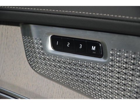 Volvo XC90 T8 AWD Ultra Dark | Luchtvering | Facelift | Bowers & Wilkins | Geventileerde stoelen | 360° Camera | Trekhaak |