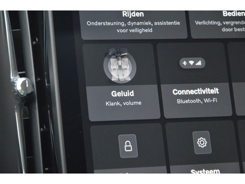 Volvo XC90 T8 AWD Ultra Dark | Luchtvering | Facelift | Bowers & Wilkins | Geventileerde stoelen | 360° Camera | Trekhaak |