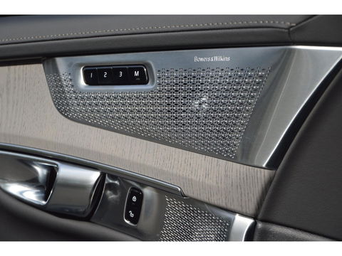 Volvo XC90 T8 AWD Ultra Dark | Luchtvering | Facelift | Bowers & Wilkins | Geventileerde stoelen | 360° Camera | Trekhaak |