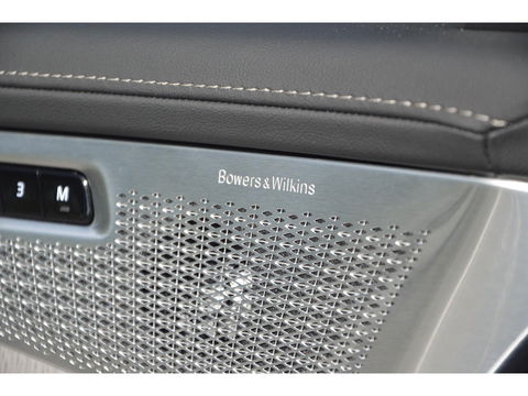 Volvo XC90 T8 AWD Ultra Dark | Luchtvering | Facelift | Bowers & Wilkins | Geventileerde stoelen | 360° Camera | Trekhaak |