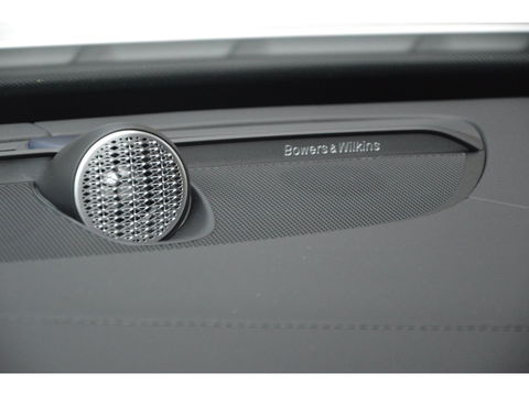 Volvo XC90 T8 AWD Ultra Dark | Luchtvering | Facelift | Bowers & Wilkins | Geventileerde stoelen | 360° Camera | Trekhaak |