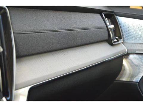 Volvo XC90 T8 AWD Ultra Dark | Luchtvering | Facelift | Bowers & Wilkins | Geventileerde stoelen | 360° Camera | Trekhaak |