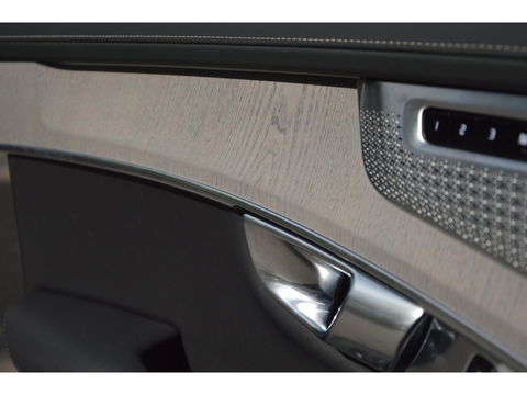 Volvo XC90 T8 AWD Ultra Dark | Luchtvering | Facelift | Bowers & Wilkins | Geventileerde stoelen | 360° Camera | Trekhaak |