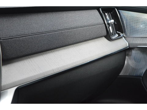Volvo XC90 T8 AWD Ultra Dark | Luchtvering | Facelift | Bowers & Wilkins | Geventileerde stoelen | 360° Camera | Trekhaak |