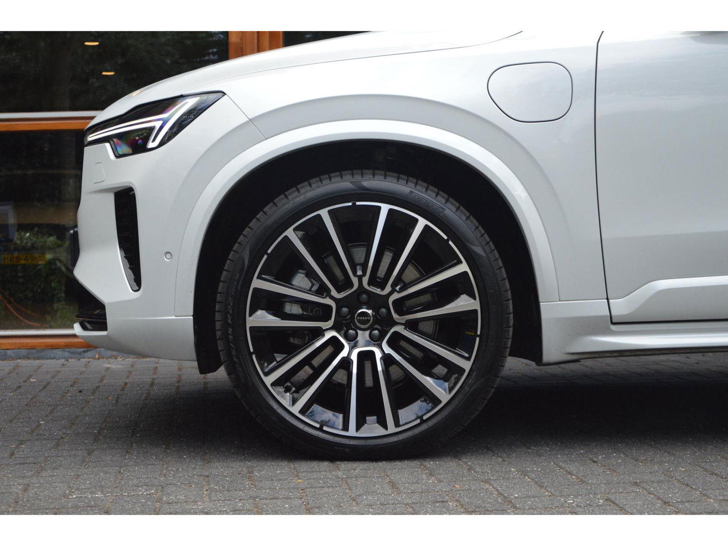 Volvo XC90 T8 AWD Ultra Dark | Luchtvering | Facelift | Bowers & Wilkins | Geventileerde stoelen | 360° Camera | Trekhaak |