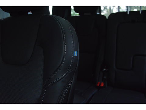 Volvo XC90 T8 AWD Ultra Dark | Luchtvering | Facelift | Bowers & Wilkins | Geventileerde stoelen | 360° Camera | Trekhaak |