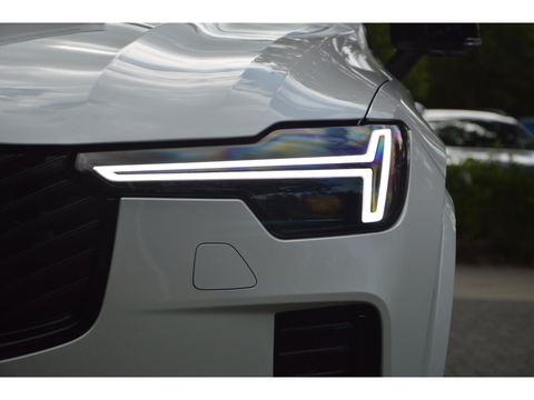 Volvo XC90 T8 AWD Ultra Dark | Luchtvering | Facelift | Bowers & Wilkins | Geventileerde stoelen | 360° Camera | Trekhaak |