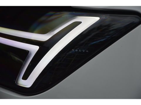 Volvo XC90 T8 AWD Ultra Dark | Luchtvering | Facelift | Bowers & Wilkins | Geventileerde stoelen | 360° Camera | Trekhaak |