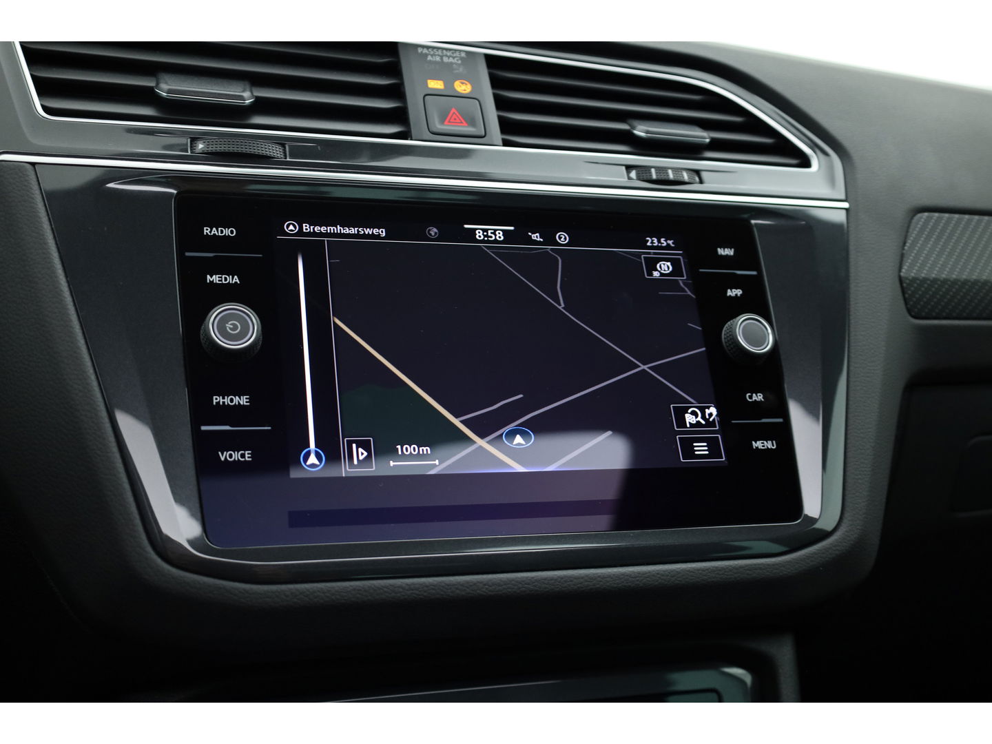 Volkswagen Tiguan 1.5 TSI R-Line DSG | Pano | Elek. Trekhaak | Camera | Stoel- Stuurverw. | Keyless | Navi