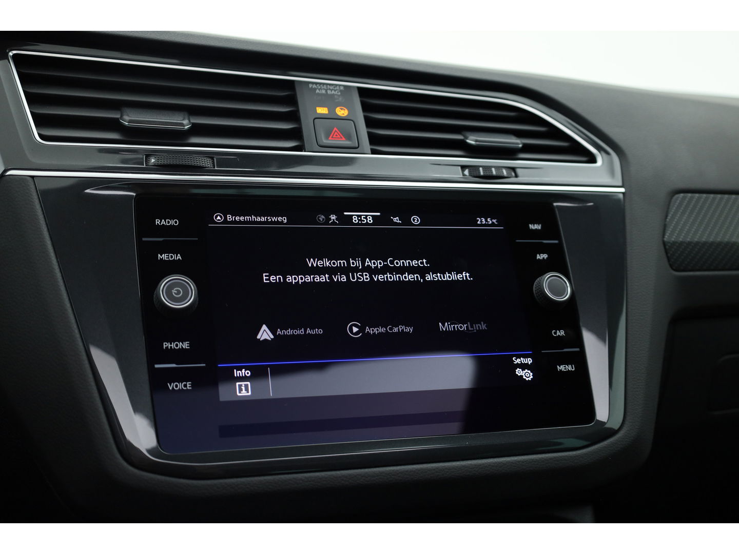 Volkswagen Tiguan 1.5 TSI R-Line DSG | Pano | Elek. Trekhaak | Camera | Stoel- Stuurverw. | Keyless | Navi