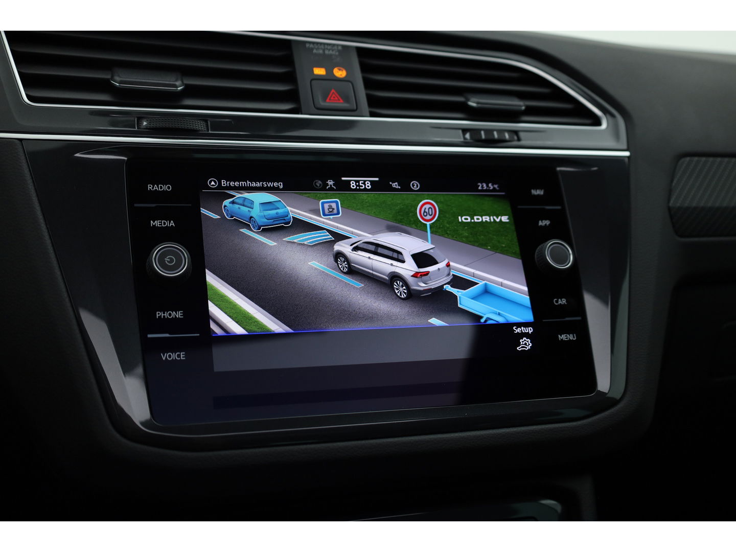 Volkswagen Tiguan 1.5 TSI R-Line DSG | Pano | Elek. Trekhaak | Camera | Stoel- Stuurverw. | Keyless | Navi