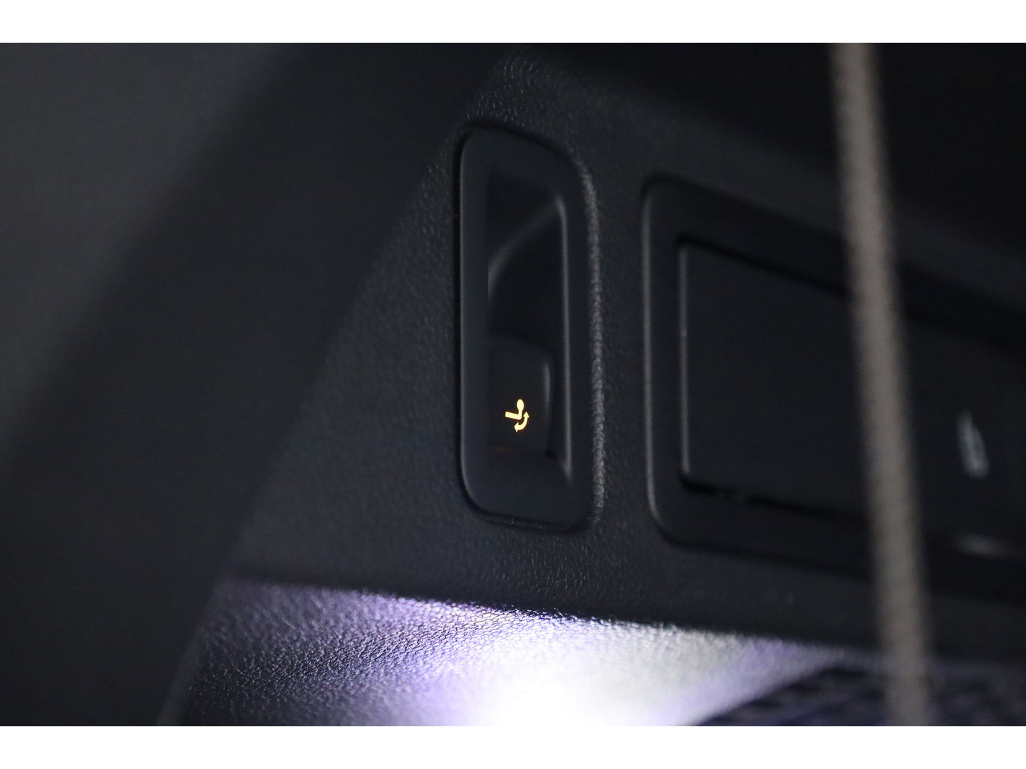 Volkswagen Tiguan 1.5 TSI R-Line DSG | Pano | Elek. Trekhaak | Camera | Stoel- Stuurverw. | Keyless | Navi