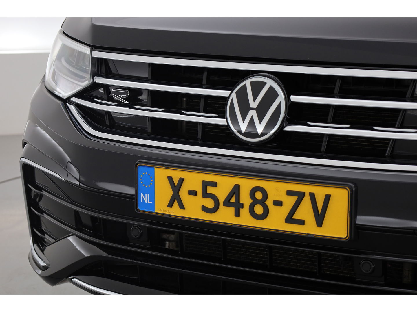 Volkswagen Tiguan 1.5 TSI R-Line DSG | Pano | Elek. Trekhaak | Camera | Stoel- Stuurverw. | Keyless | Navi