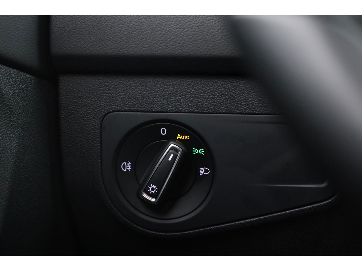 Volkswagen Tiguan 1.5 TSI R-Line DSG | Pano | Elek. Trekhaak | Camera | Stoel- Stuurverw. | Keyless | Navi
