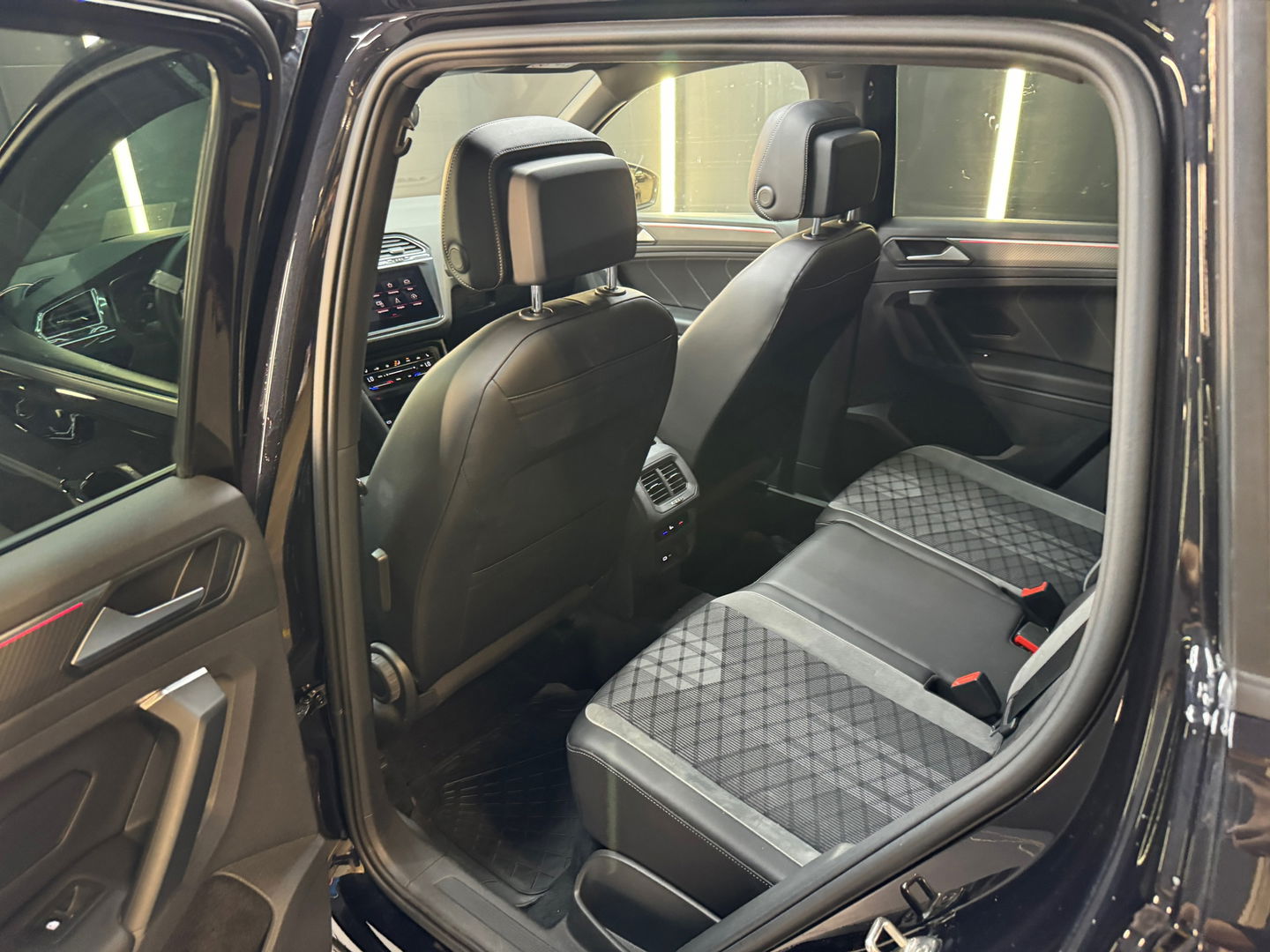 Volkswagen Tiguan 1.4 TSI eHybrid R-Line Business+ Pano|HuD