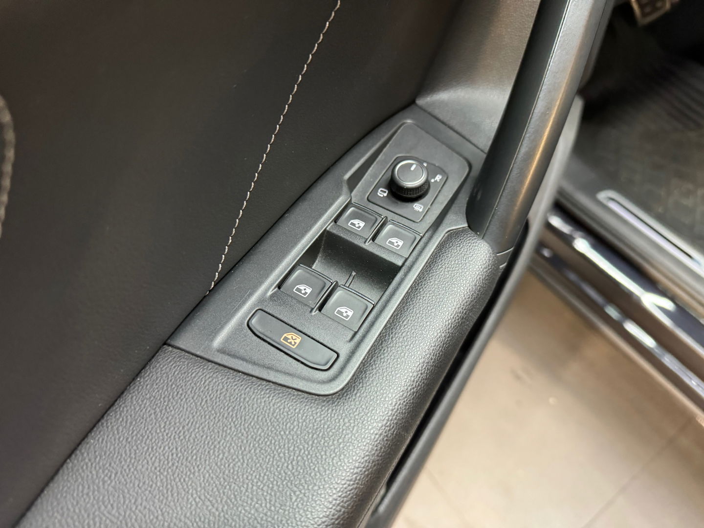 Volkswagen Tiguan 1.4 TSI eHybrid R-Line Business+ Pano|HuD