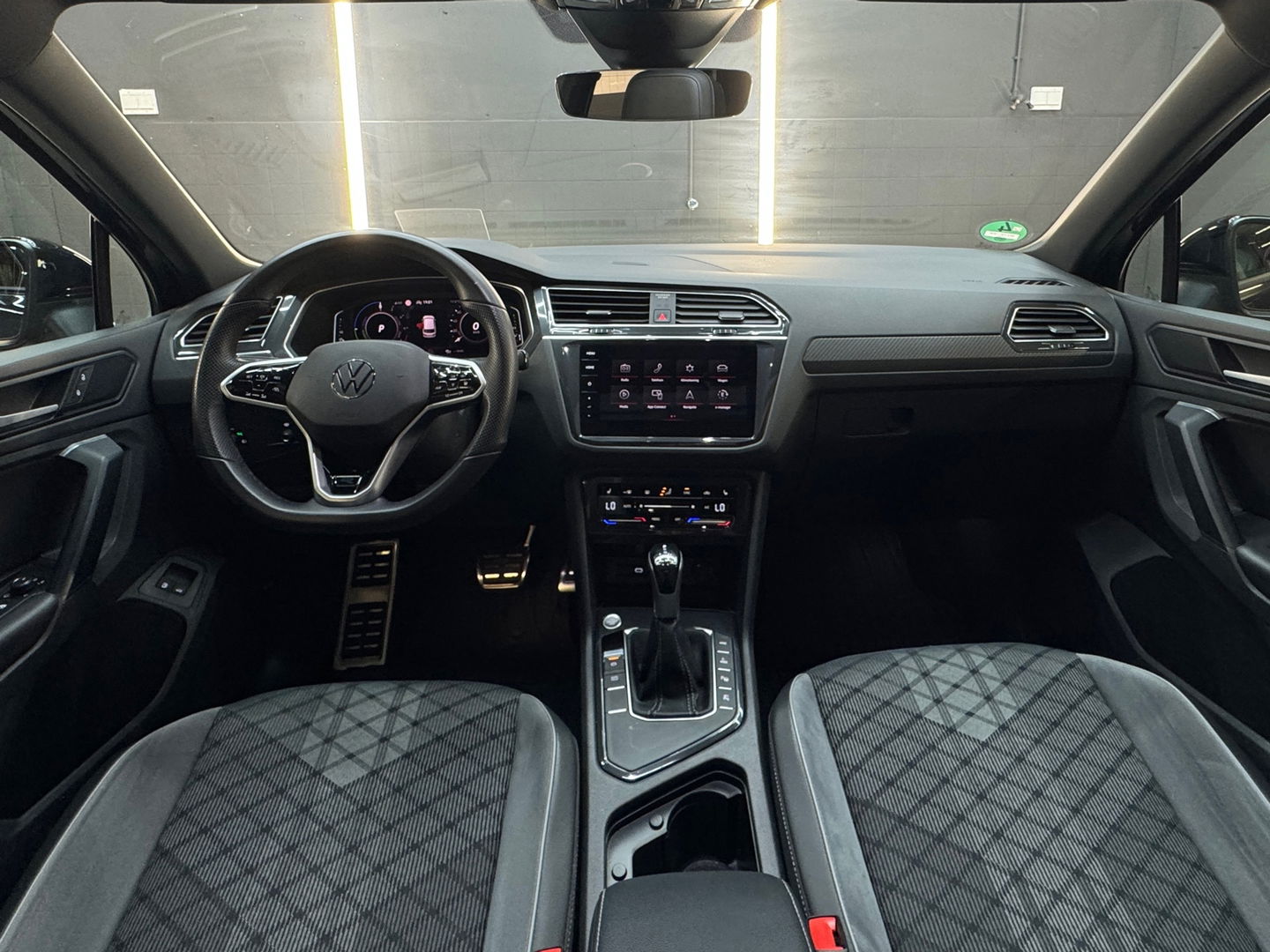 Volkswagen Tiguan 1.4 TSI eHybrid R-Line Business+ Pano|HuD