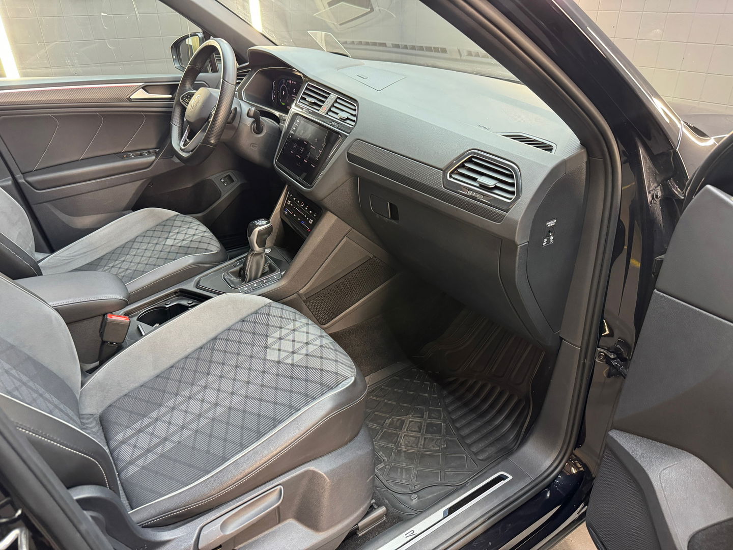 Volkswagen Tiguan 1.4 TSI eHybrid R-Line Business+ Pano|HuD
