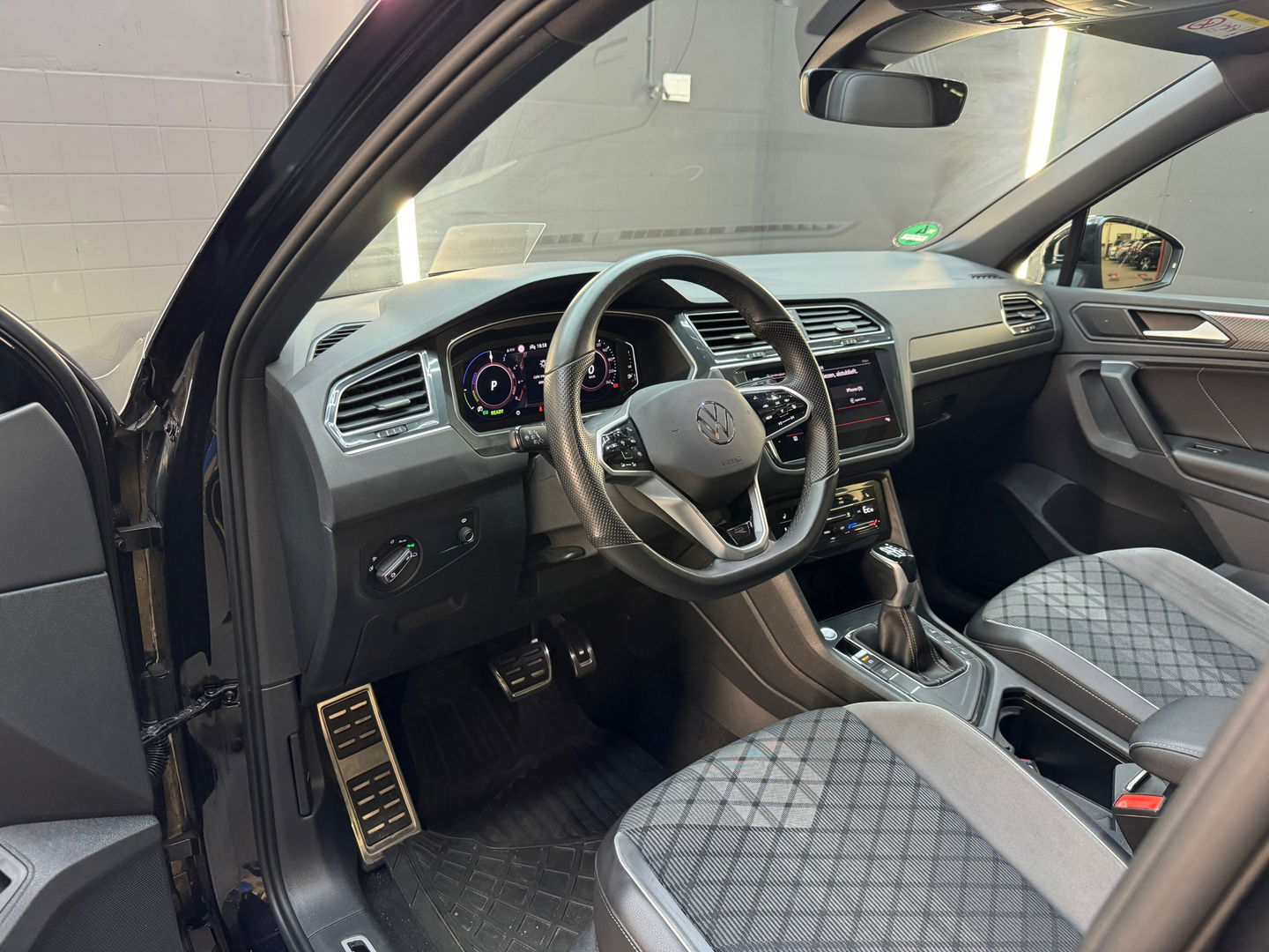 Volkswagen Tiguan 1.4 TSI eHybrid R-Line Business+ Pano|HuD
