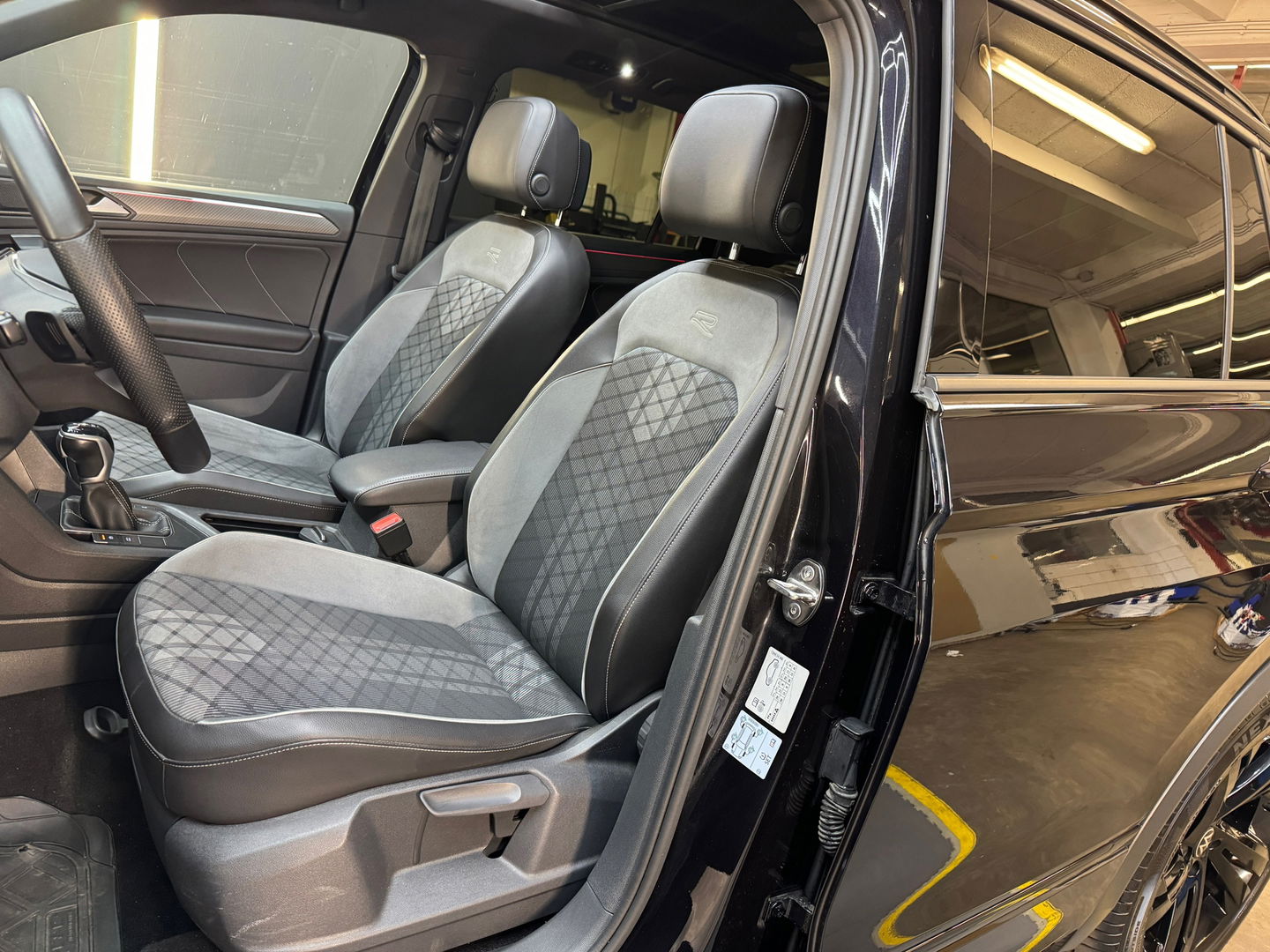 Volkswagen Tiguan 1.4 TSI eHybrid R-Line Business+ Pano|HuD
