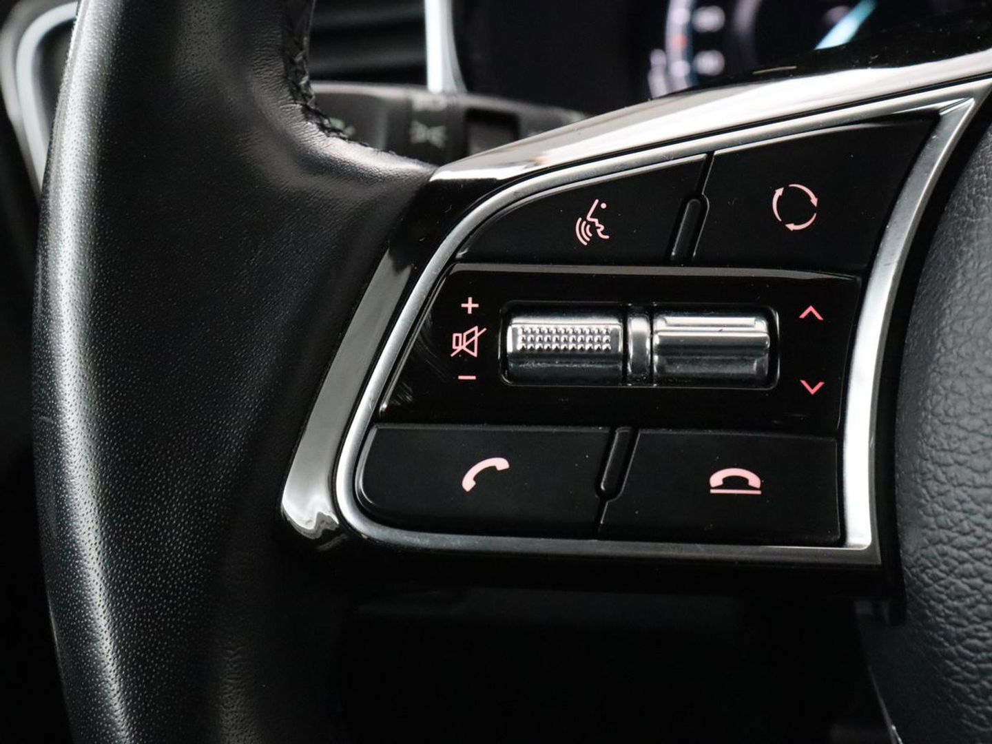Kia Ceed 1.6 GDI PHEV ExecutiveLine | Panoramadak | Stoelventilatie | Leder | Trekhaak | Adaptive cruise | Camera | Keyless | Digital Cockpit | Full LED | Achterbankverwarming | Carplay | Navigatie